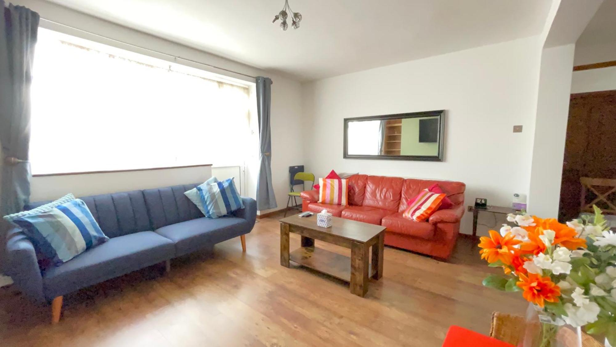 2 Bedrooms 2 Stations Лондон Екстер'єр фото