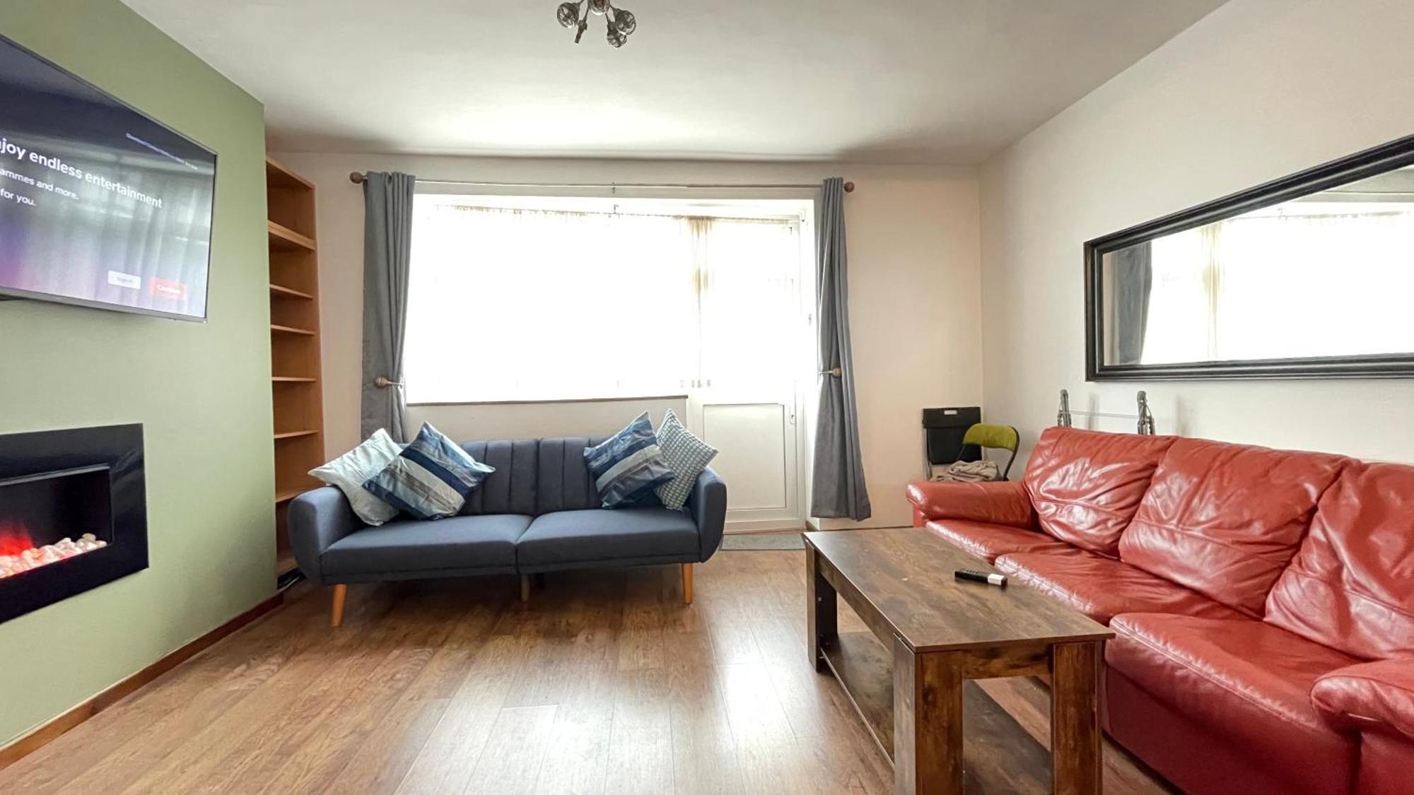 2 Bedrooms 2 Stations Лондон Екстер'єр фото