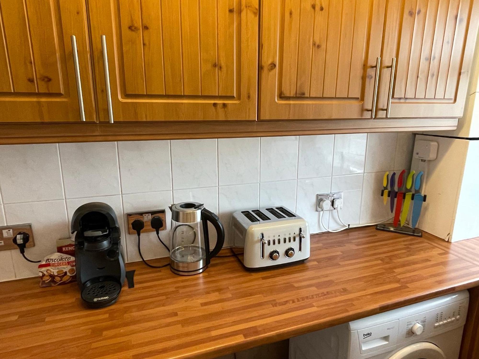 2 Bedrooms 2 Stations Лондон Екстер'єр фото