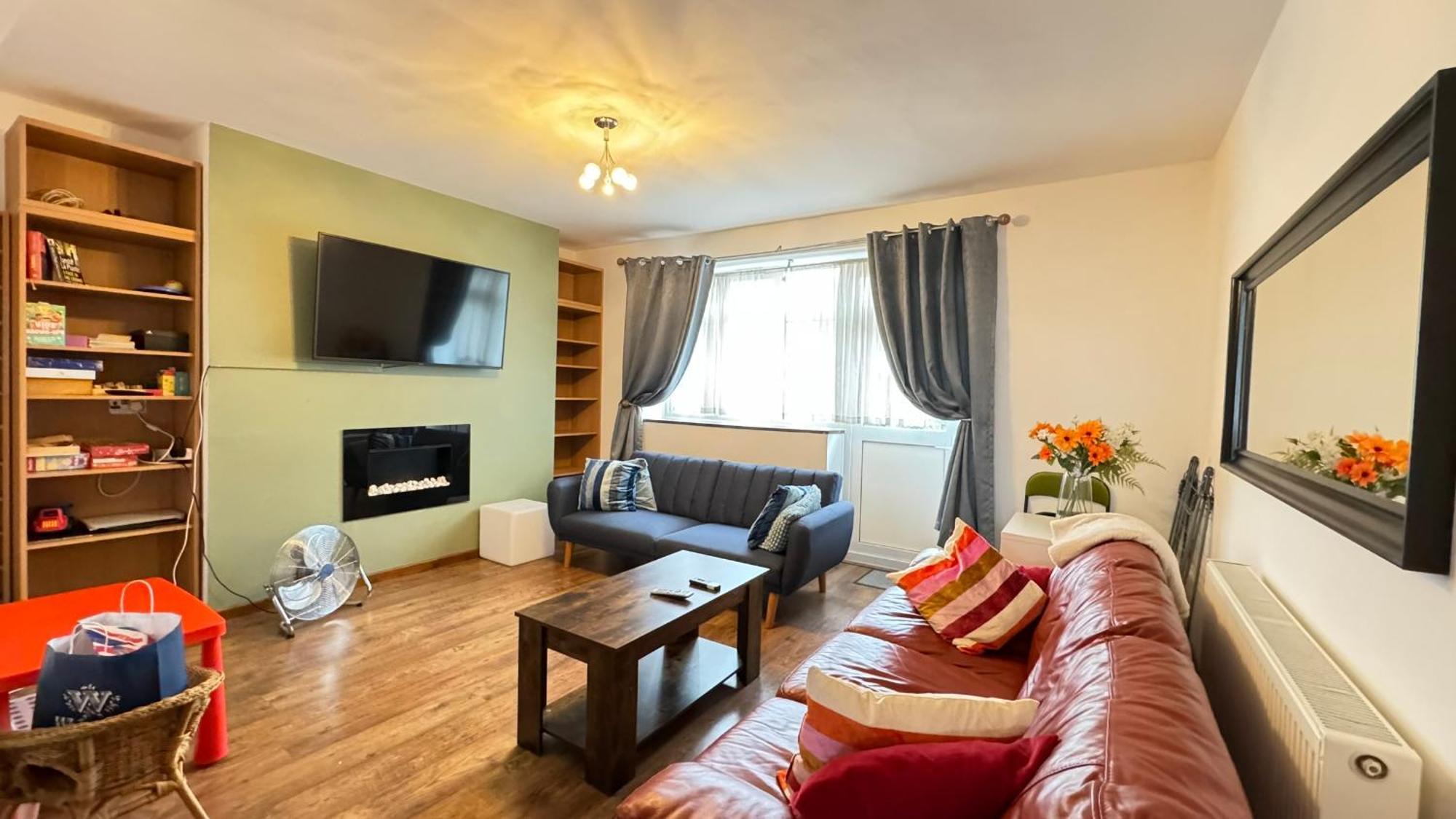 2 Bedrooms 2 Stations Лондон Екстер'єр фото